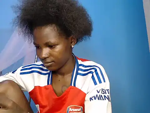 Snapshot of TrishaKalid chatting on 09.11.25 TrishaKalid online show from 09.11.25