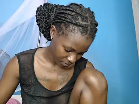 Snapshot of TrishaKalid chatting on 10.12.25 TrishaKalid online show from 10.12.25