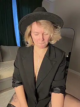 Snapshot of Charming_Daphny chatting on 02.15.26 Charming Daphny online show from 02.15.26