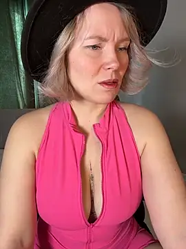 Snapshot of Charming_Daphny chatting on 02.25.26 Charming Daphny online show from 02.25.26