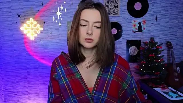 Snapshot of GloriaElmer chatting on 12.16.24 GloriaElmer online show from 12.16.24