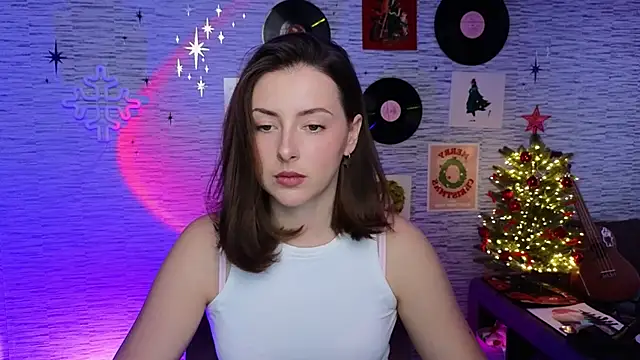 Snapshot of GloriaElmer chatting on 01.10.25 GloriaElmer online show from 01.10.25