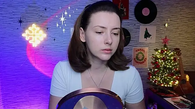 Snapshot of GloriaElmer chatting on 01.16.25 GloriaElmer online show from 01.16.25