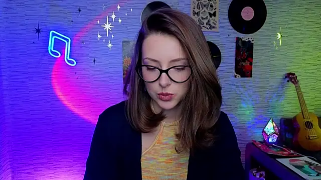 Snapshot of GloriaElmer chatting on 02.06.25 GloriaElmer online show from 02.06.25