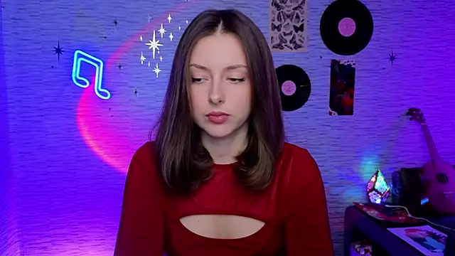 Snapshot of GloriaElmer chatting on 02.11.25 GloriaElmer online show from 02.11.25