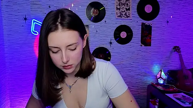 Snapshot of GloriaElmer chatting on 02.17.25 GloriaElmer online show from 02.17.25