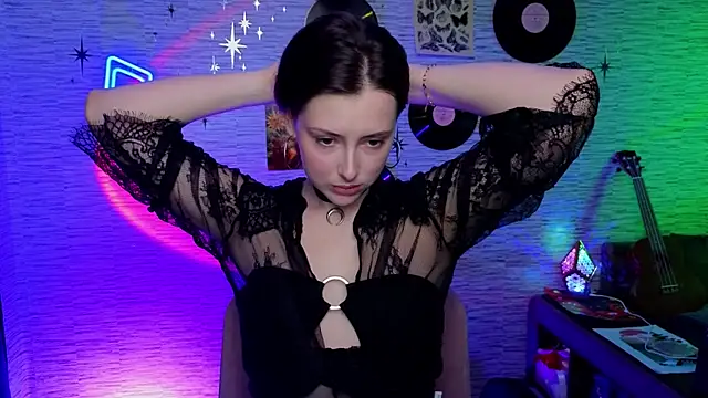 Snapshot of GloriaElmer chatting on 02.19.25 GloriaElmer online show from 02.19.25