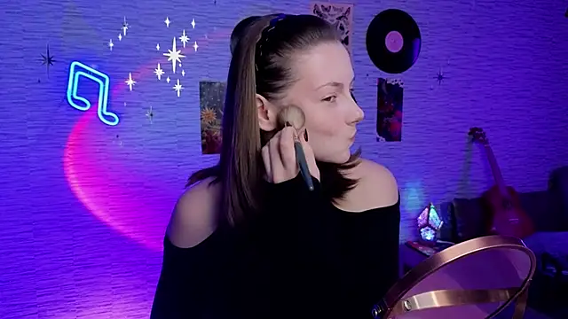 Snapshot of GloriaElmer chatting on 03.21.25 GloriaElmer online show from 03.21.25