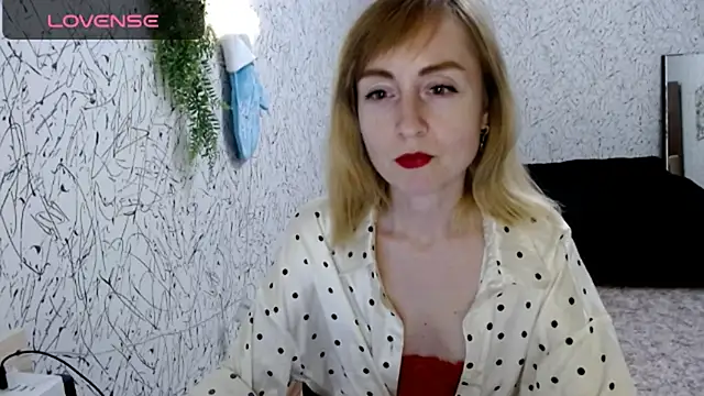 Snapshot of Athena_Richards chatting on 10.02.25 Athena Richards online show from 10.02.25