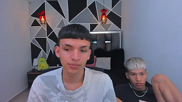 Snapshot of Juan_Nd_Steven chatting on 04.19.26 Juan Nd Steven online show from 04.19.26