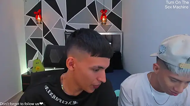 Snapshot of Juan_Nd_Steven chatting on 04.24.26 Juan Nd Steven online show from 04.24.26
