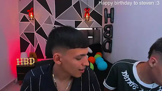 Snapshot of Juan_Nd_Steven chatting on 05.27.26 Juan Nd Steven online show from 05.27.26