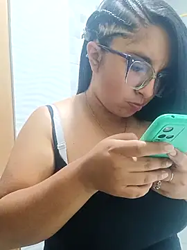  Angelinaandrade  online show from 12.23.25