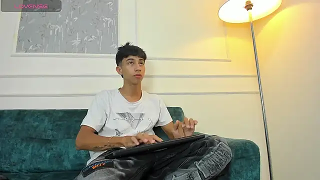 Lucian Davi online show from 12.27.24