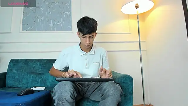 Lucian Davi online show from 01.06.25