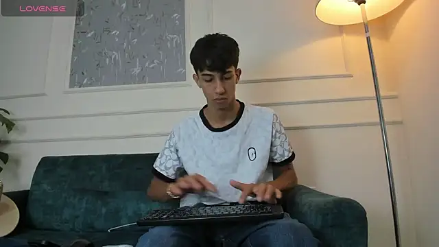 Lucian Davi online show from 01.08.25