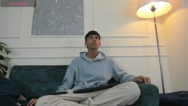 Lucian Davi online show from 01.16.25