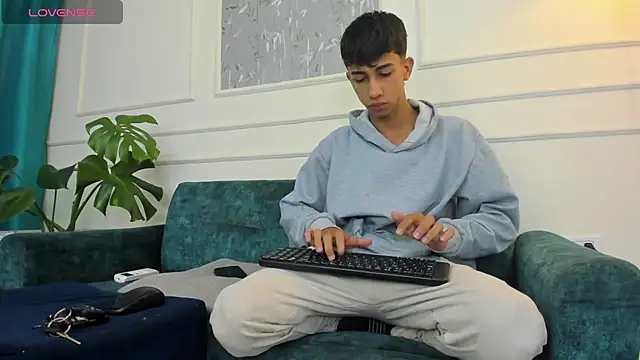 Lucian Davi online show from 01.27.25