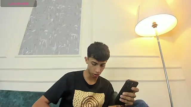 Lucian Davi online show from 01.28.25