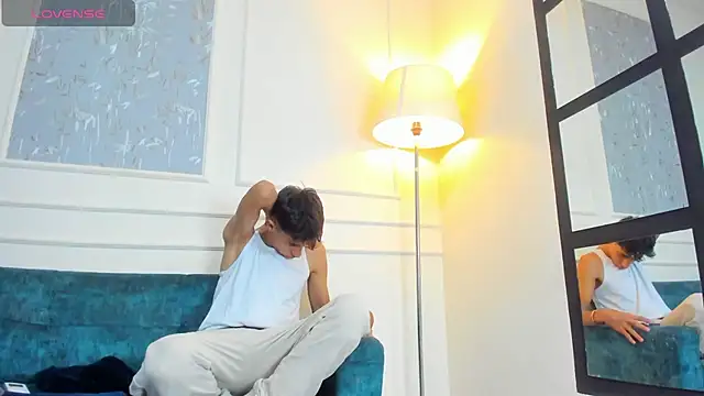 Lucian Davi online show from 02.12.25