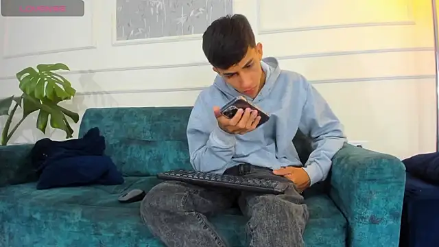 Lucian Davi online show from 02.13.25