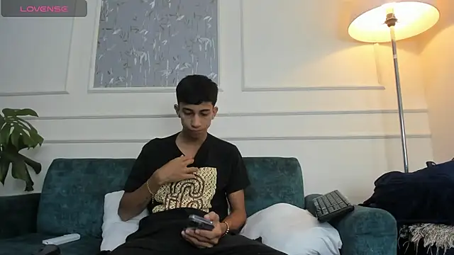 Lucian Davi online show from 02.14.25