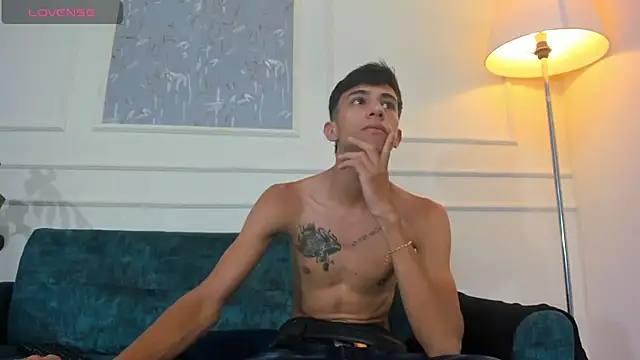 Lucian Davi online show from 02.21.25