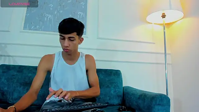 Lucian Davi online show from 02.24.25