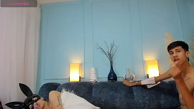 Lucian Davi online show from 02.25.25