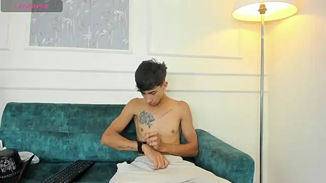 Lucian Davi online show from 02.28.25