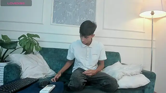 Lucian Davi online show from 03.14.25