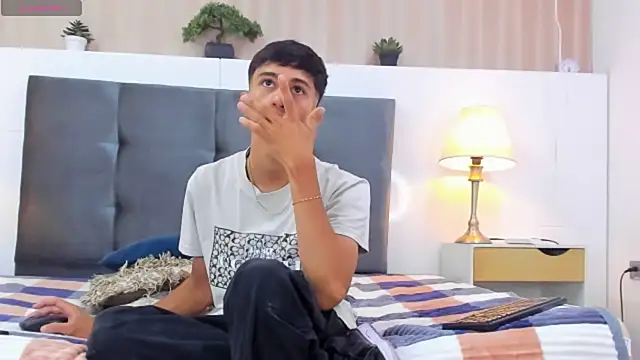 Lucian Davi online show from 03.21.25