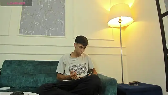 Lucian Davi online show from 03.22.25