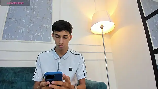 Lucian Davi online show from 10.04.25