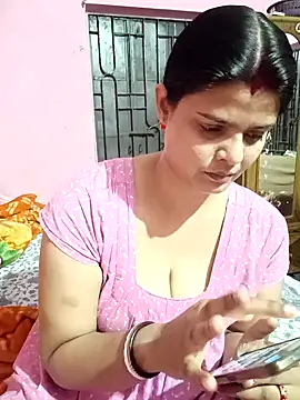 Snapshot of Hot_Pakhi chatting on 12.12.24 Hot Pakhi online show from 12.12.24