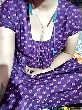 Snapshot of Hot_Pakhi chatting on 12.15.24 Hot Pakhi online show from 12.15.24