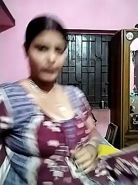 Snapshot of Hot_Pakhi chatting on 12.19.24 Hot Pakhi online show from 12.19.24