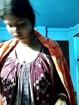 Snapshot of Hot_Pakhi chatting on 12.19.24 Hot Pakhi online show from 12.19.24