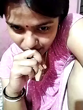 Snapshot of Hot_Pakhi chatting on 12.21.24 Hot Pakhi online show from 12.21.24