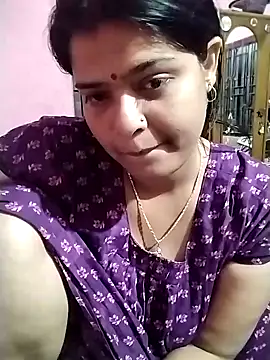 Snapshot of Hot_Pakhi chatting on 12.21.24 Hot Pakhi online show from 12.21.24