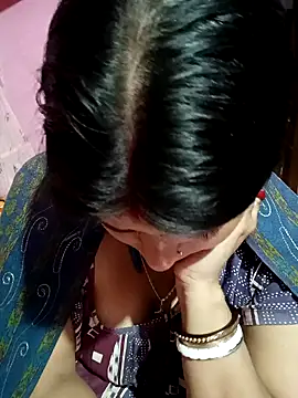 Snapshot of Hot_Pakhi chatting on 01.11.25 Hot Pakhi online show from 01.11.25