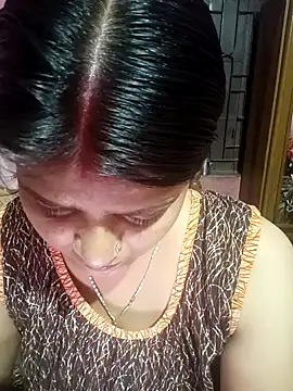 Snapshot of Hot_Pakhi chatting on 02.04.25 Hot Pakhi online show from 02.04.25