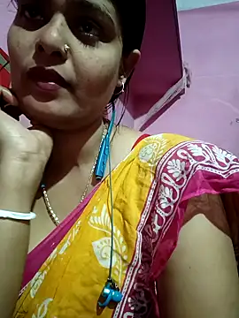 Snapshot of Hot_Pakhi chatting on 02.14.25 Hot Pakhi online show from 02.14.25
