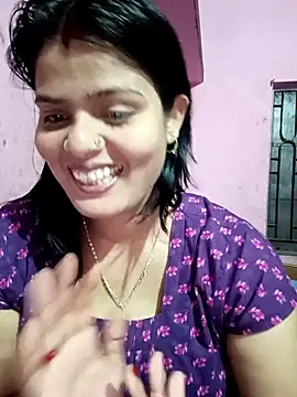 Snapshot of Hot_Pakhi chatting on 02.15.25 Hot Pakhi online show from 02.15.25