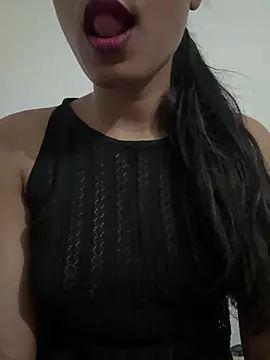Snapshot of Hot_Goldengirl chatting on 06.24.26 Hot Goldengirl online show from 06.24.26