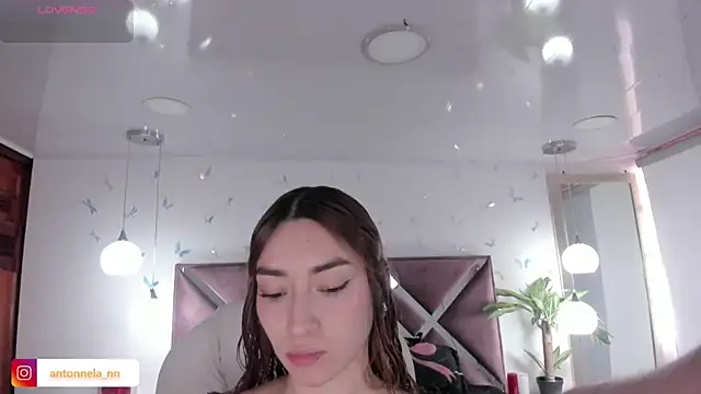  Antonnela  online show from 12.17.25