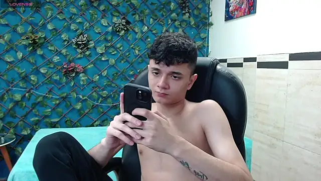 Waturox online show from 03.17.25