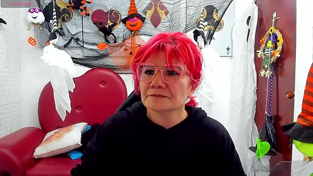 Salomeediaz  online show from 10.19.25
