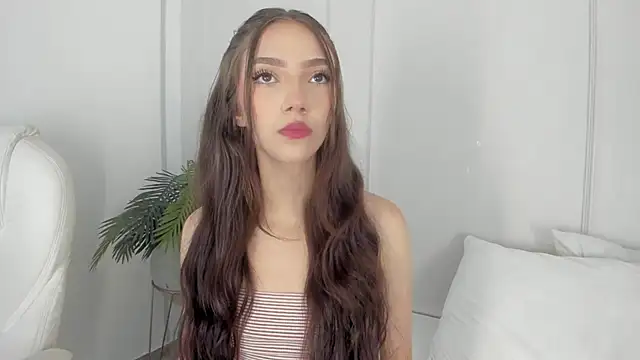 Snapshot of Mariapettit chatting on 02.13.25 Mariapettit online show from 02.13.25