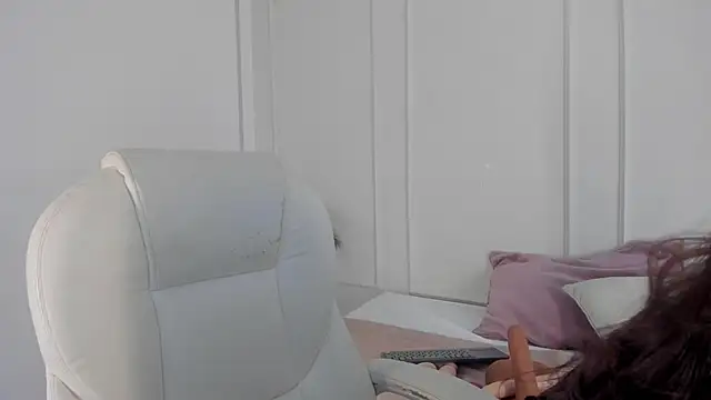 Snapshot of Mariapettit chatting on 02.14.25 Mariapettit online show from 02.14.25